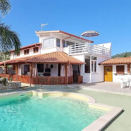 Stunning Home In Ricadi With Wifi * Ricadi