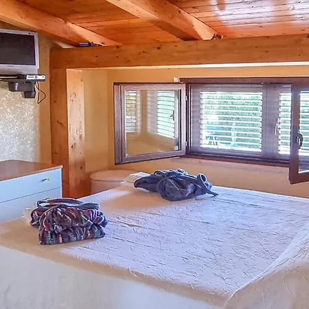 Stunning Home In Ricadi With Wifi *
