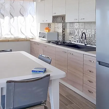 Stunning Home In Ricadi With Wifi *