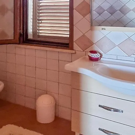 Holiday home Stunning Home In Ricadi With Wifi