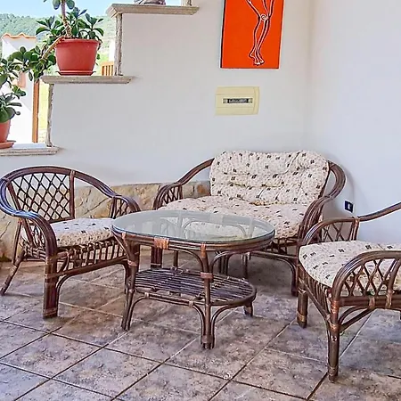 Holiday home Stunning Home In Ricadi With Wifi *